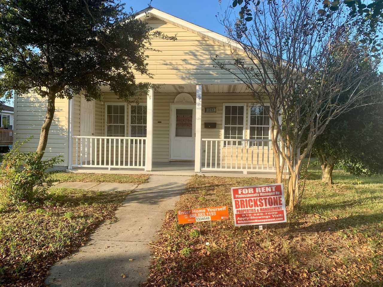 1202 Bay St - Photo 7 of 23