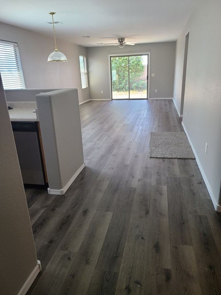 19408 N Smith Dr - Photo 2 of 23