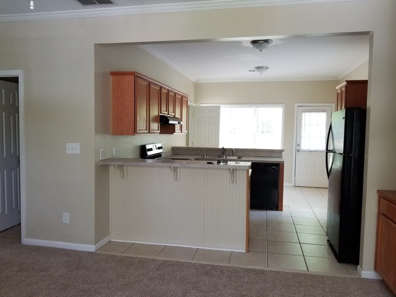 1822 Elaine Dr - Photo 2 of 9