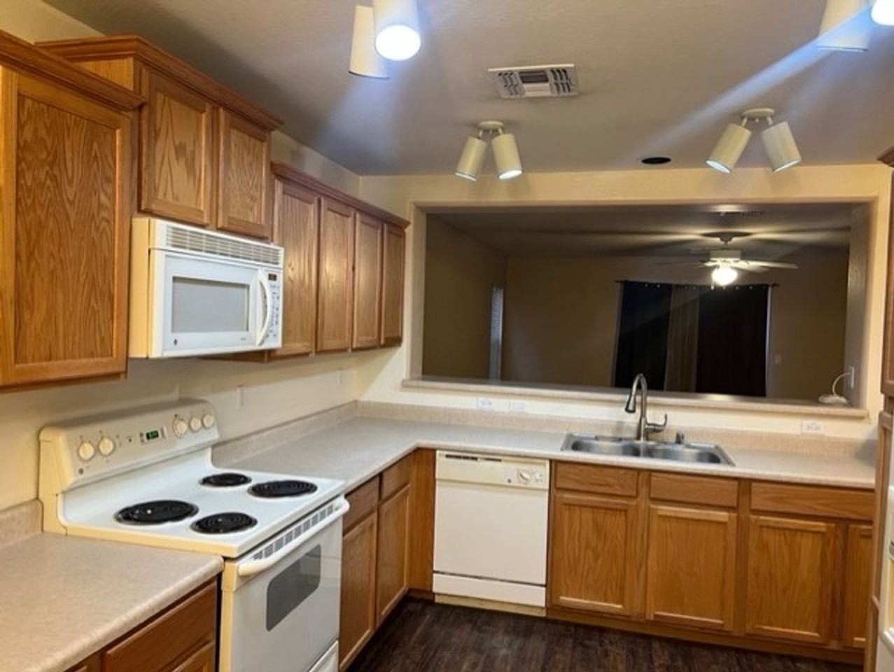 10289 N 115th Dr - Photo 5 of 17