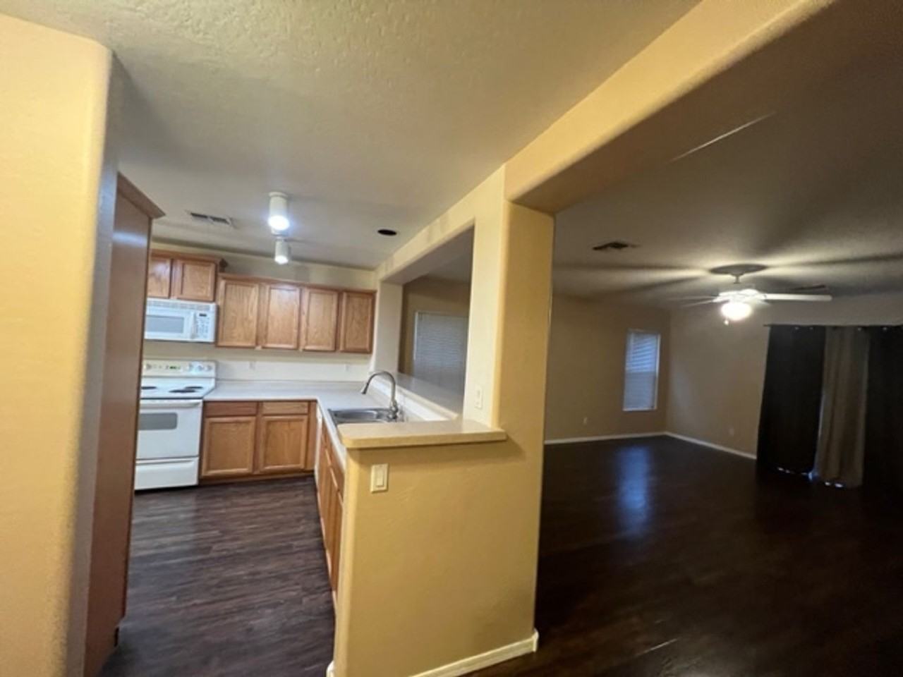 10289 N 115th Dr - Photo 7 of 17