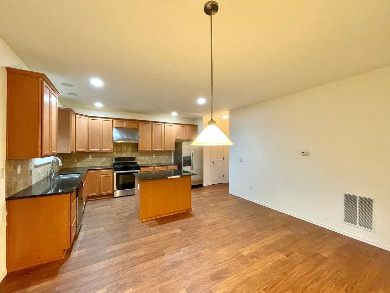 4144 240th Pl Se - Photo 6 of 24