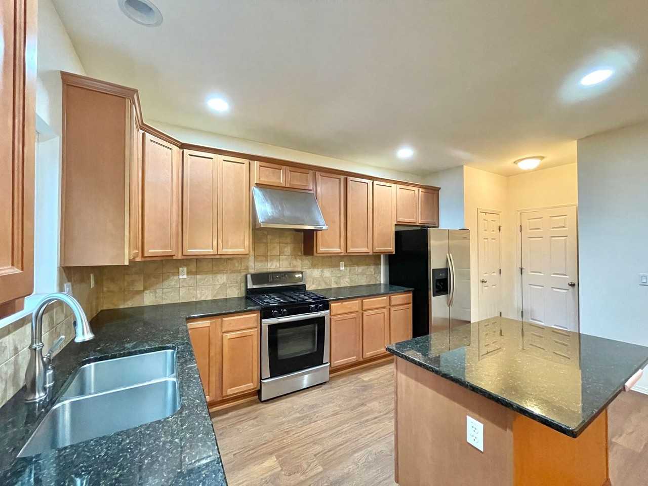 4144 240th Pl Se - Photo 7 of 24