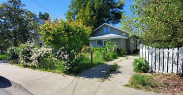 featured image of 482 Sandercock St