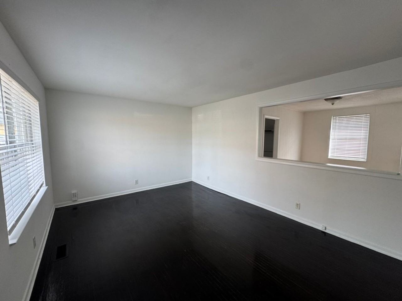 204 Douglas Ave - Photo 2 of 16