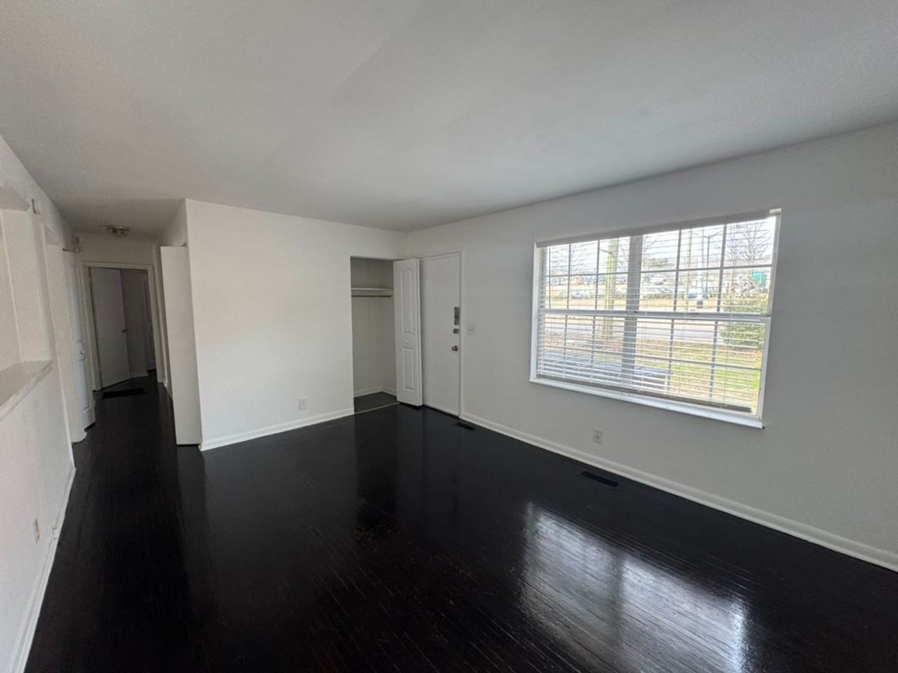 204 Douglas Ave - Photo 3 of 16