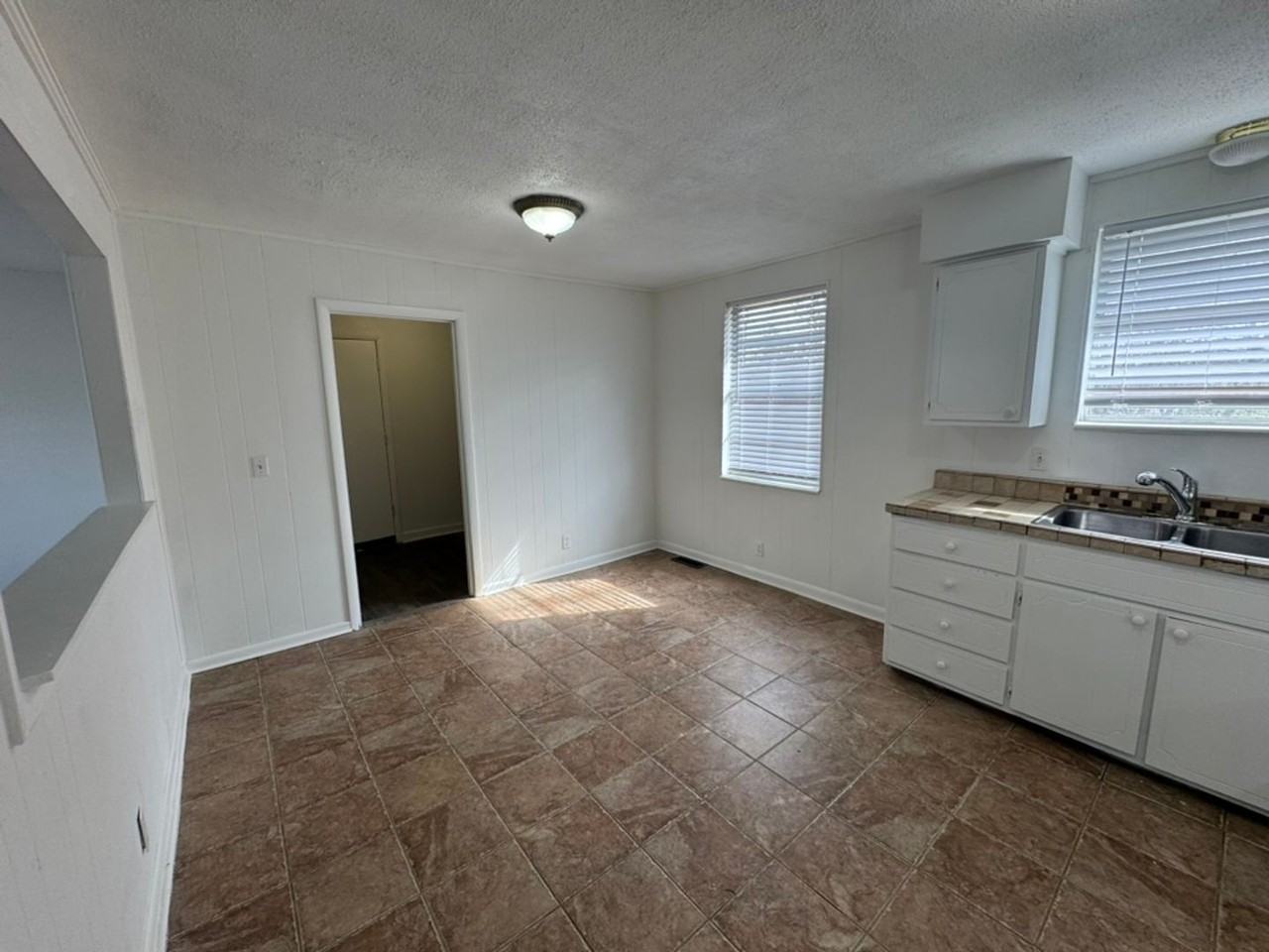 204 Douglas Ave - Photo 6 of 16