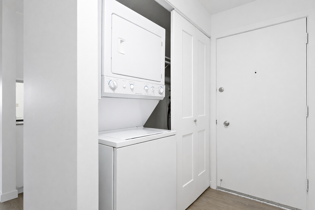 Azure - Photo 4 of 17