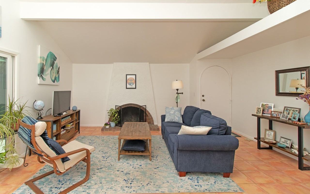 407 Los Arbolitos Blvd - Photo 3 of 32