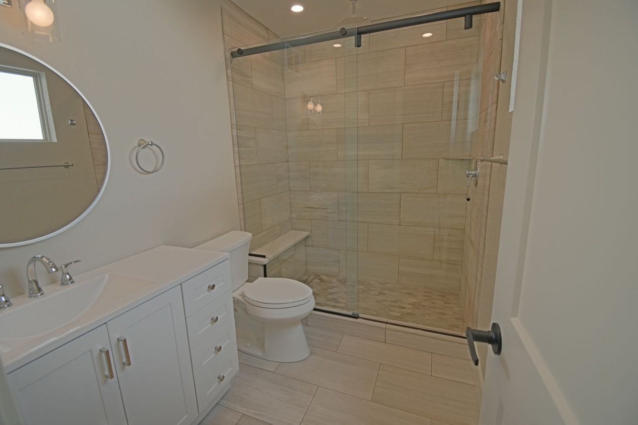 9740 Colonial Cir Ne - Photo 3 of 12