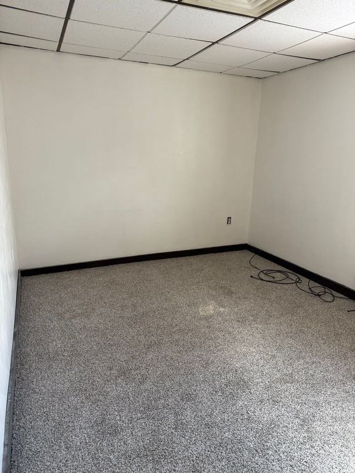 110 Sunset Hills Ext - Photo 5 of 7