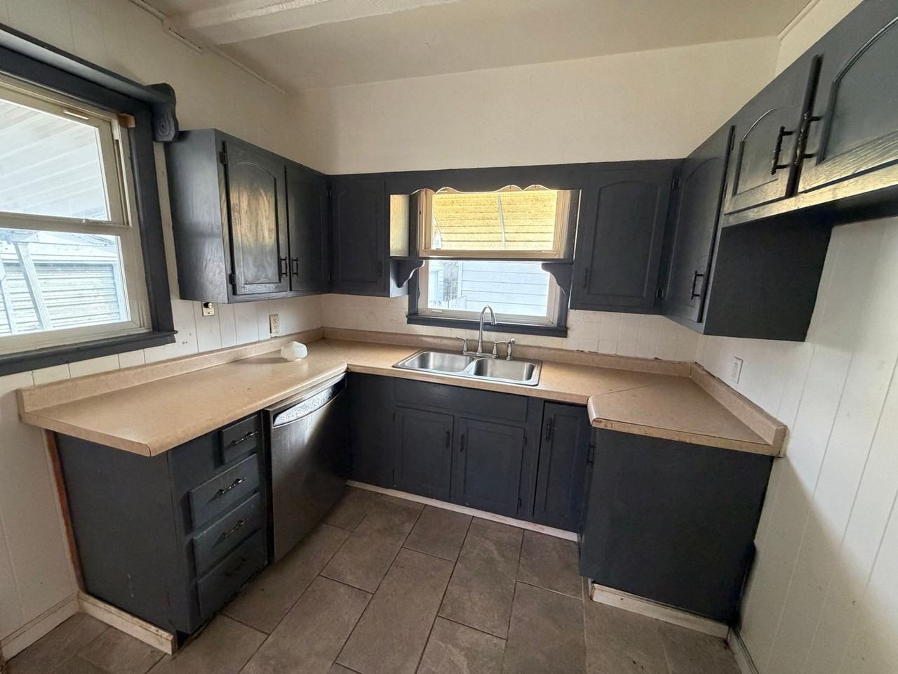 2308 S 9th St - Photo 2 of 2