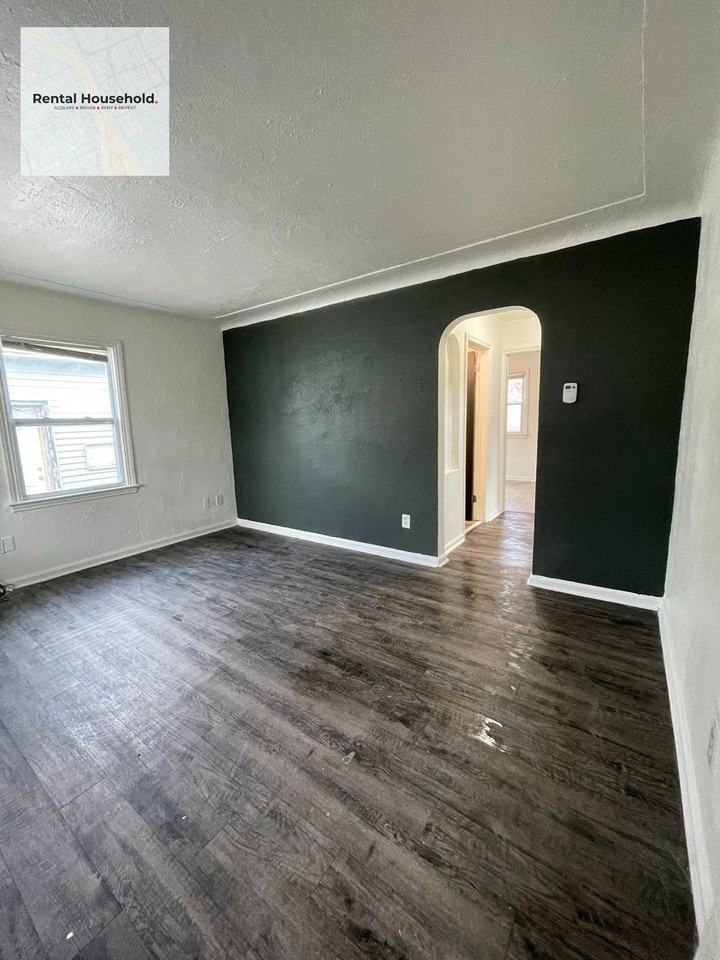 14656 Roselawn St - Photo 2 of 15