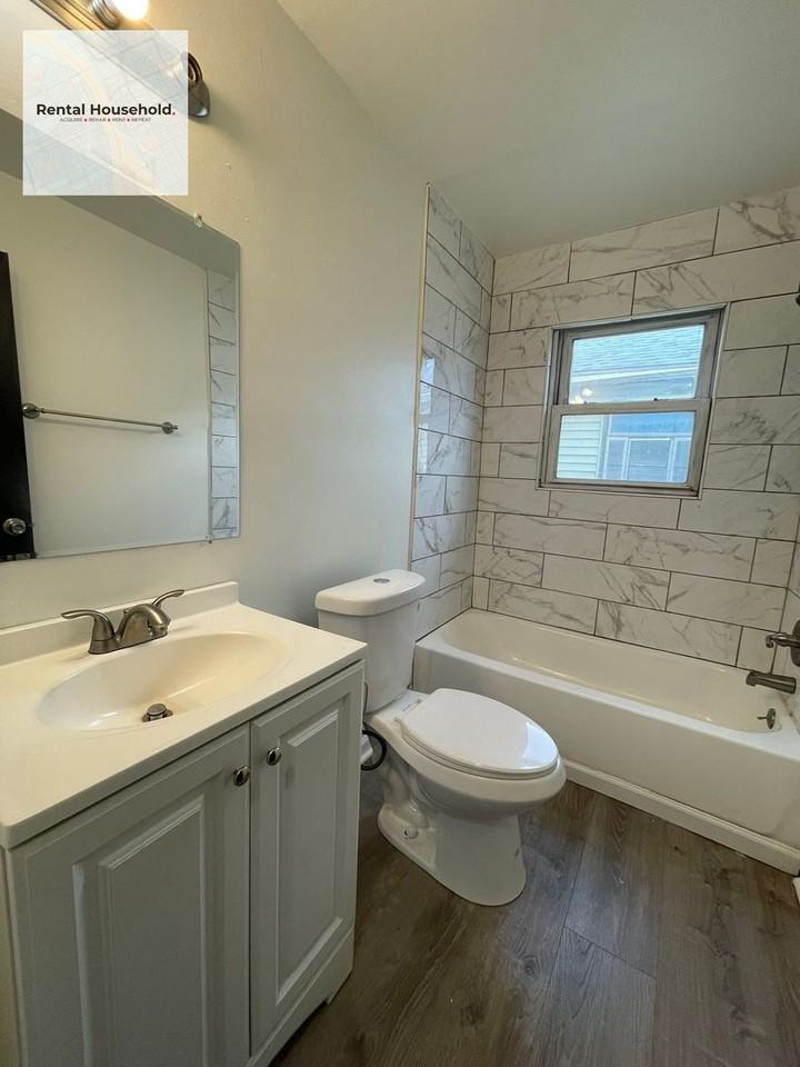 14656 Roselawn St - Photo 6 of 15