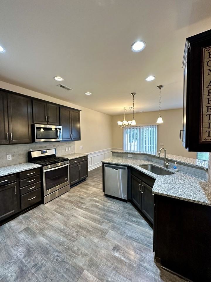 3145 Hartson Pointe Dr - Photo 5 of 32