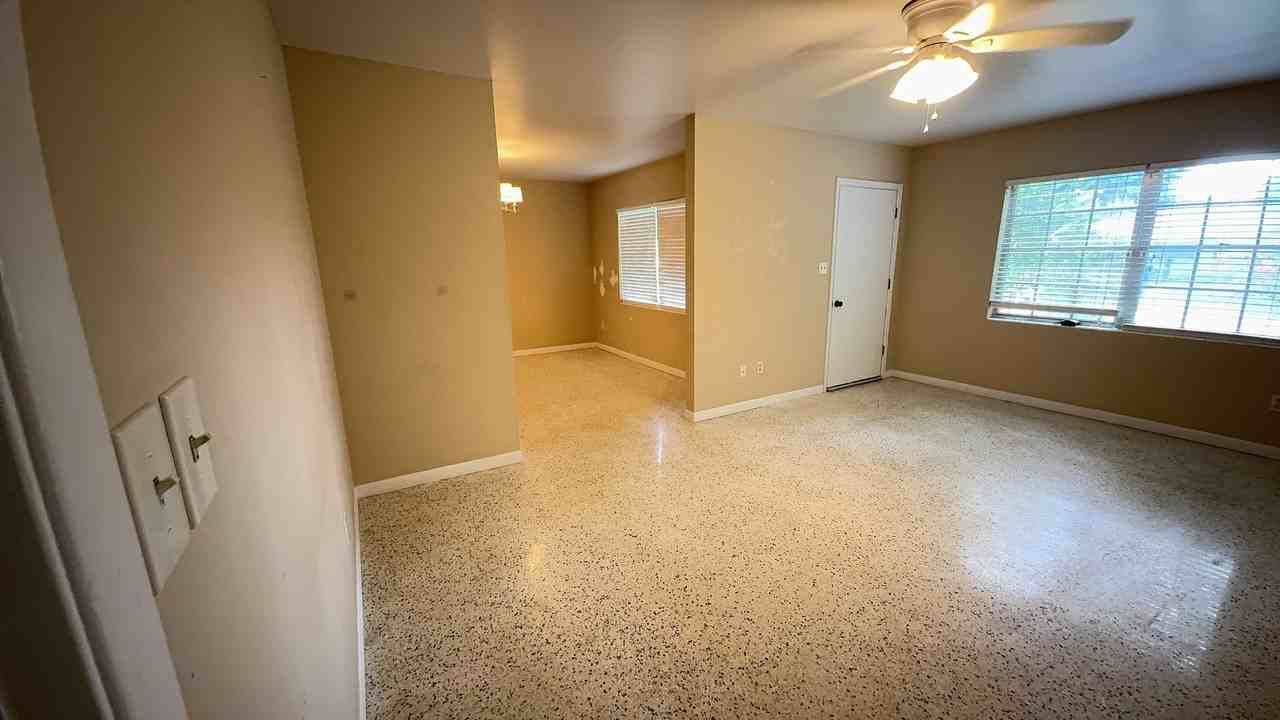 3330 Nw 27th Ave - Photo 3 of 12