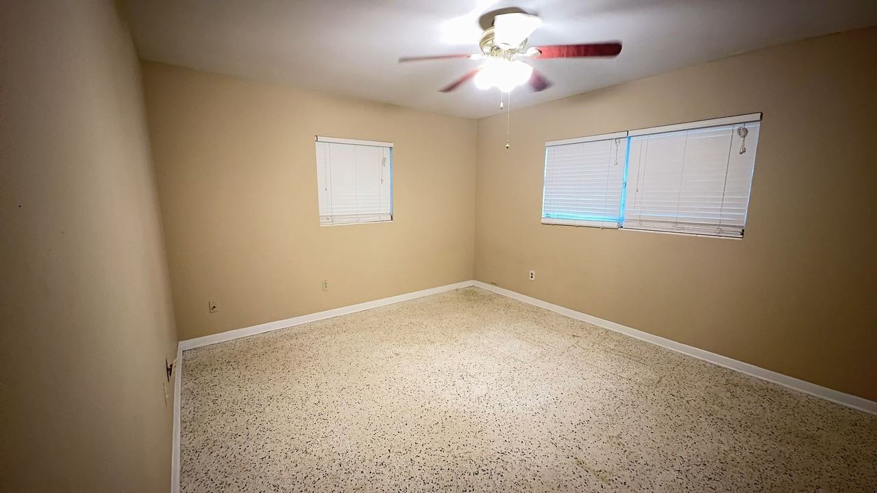 3330 Nw 27th Ave - Photo 7 of 12