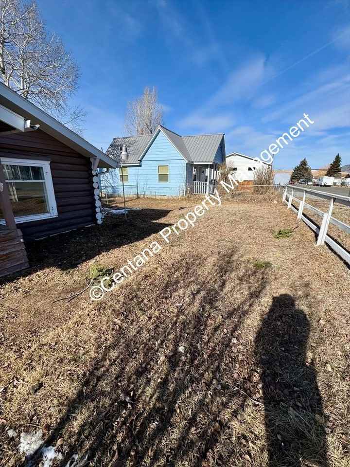 3213 Carter St - Photo 3 of 34