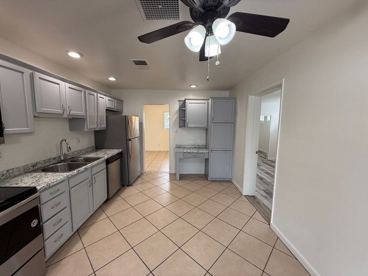 5532 5532 N 19th Ave- Main house - Photo 5 of 18