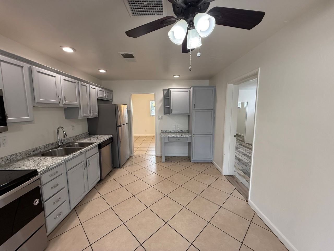 5532 5532 N 19th Ave- Main house - Photo 6 of 18