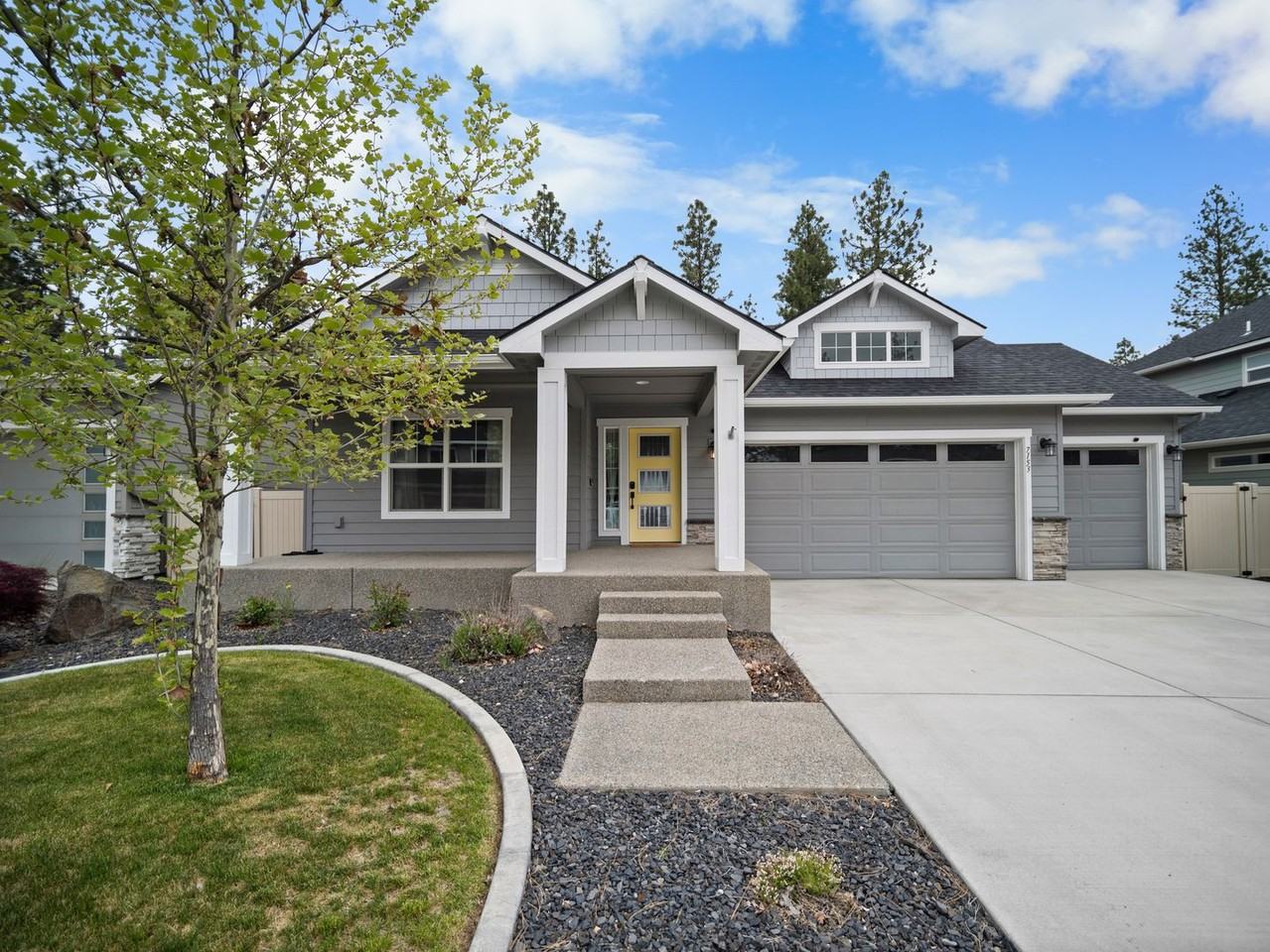 7153 S Parkridge Blvd - Photo 2 of 50