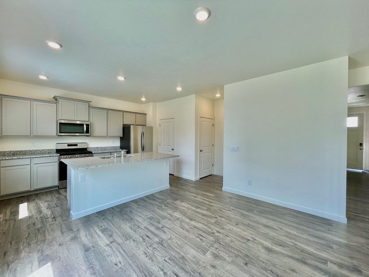 3679 Speedwell St - Photo 4 of 23