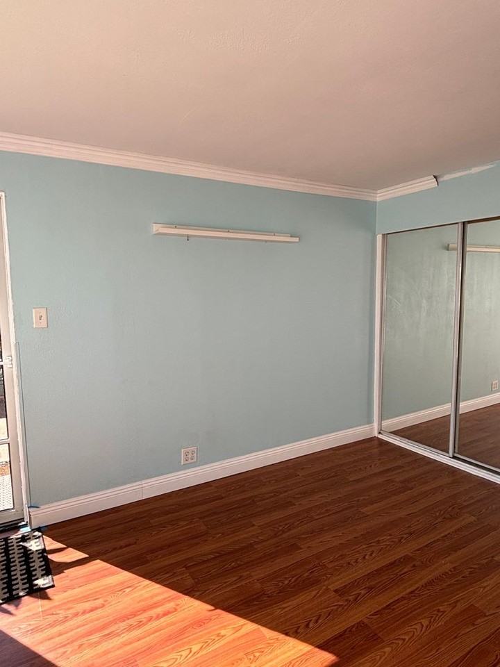 2832 Charlemagne Ave - Photo 4 of 23