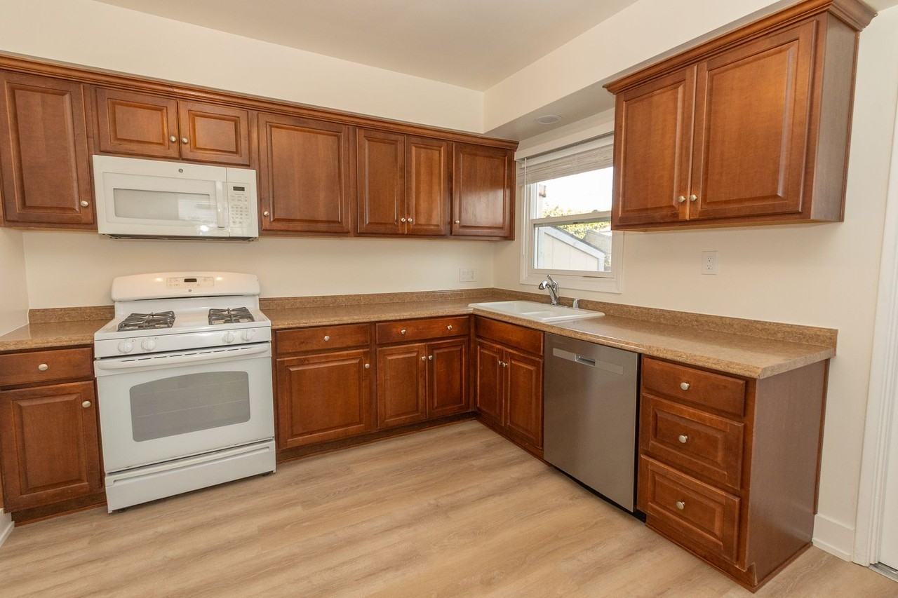 3429 32nd St - Photo 6 of 22