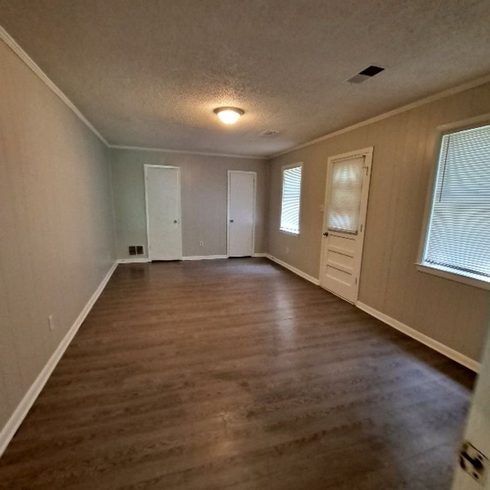 837 Carrolton Rd - Photo 6 of 33