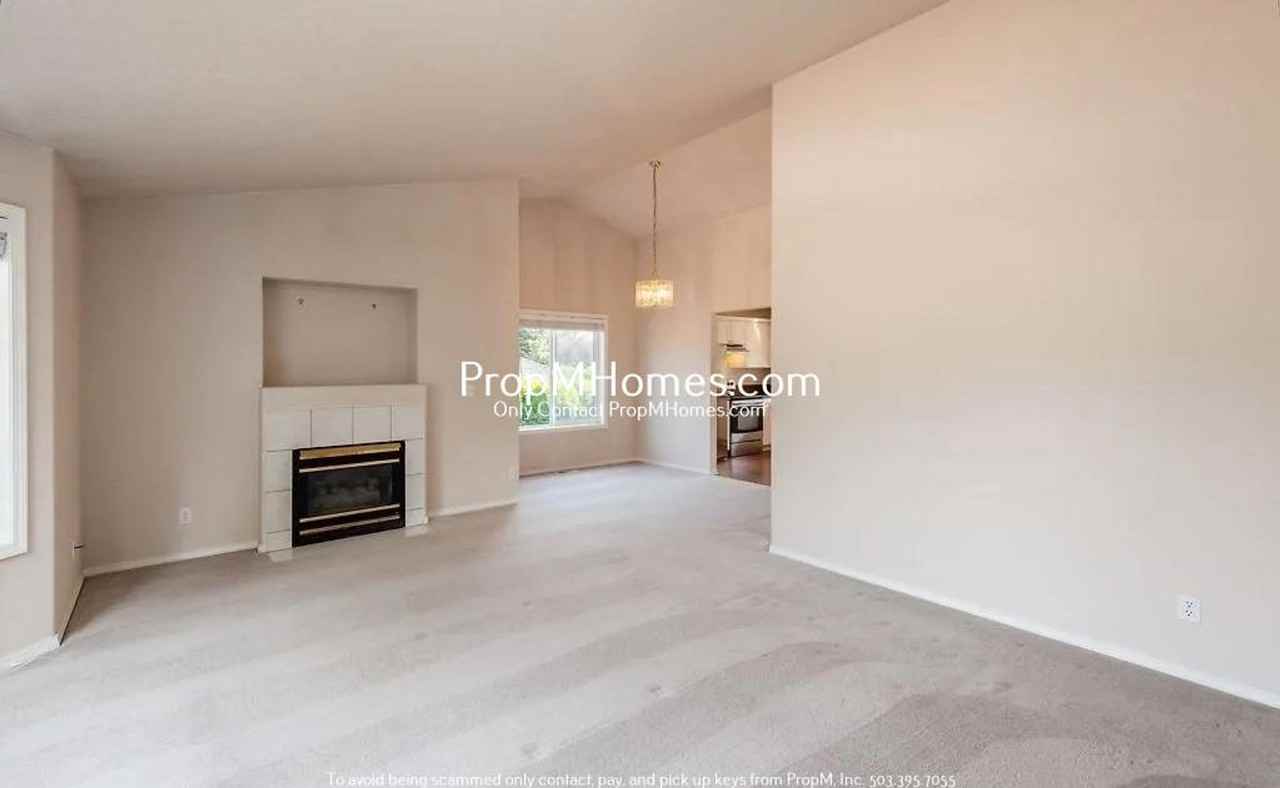 18396 Sw Colfelt Ln - Photo 4 of 24