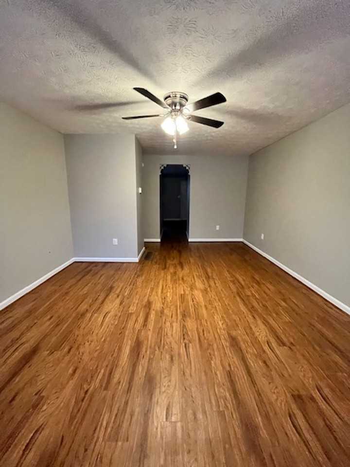 165 Garnet Dr - Photo 2 of 22