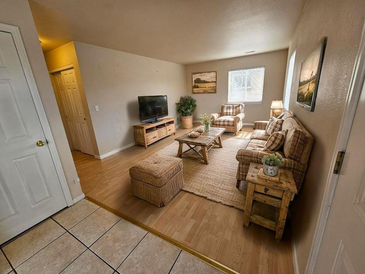 1028 S Tennyson St - Photo 4 of 18