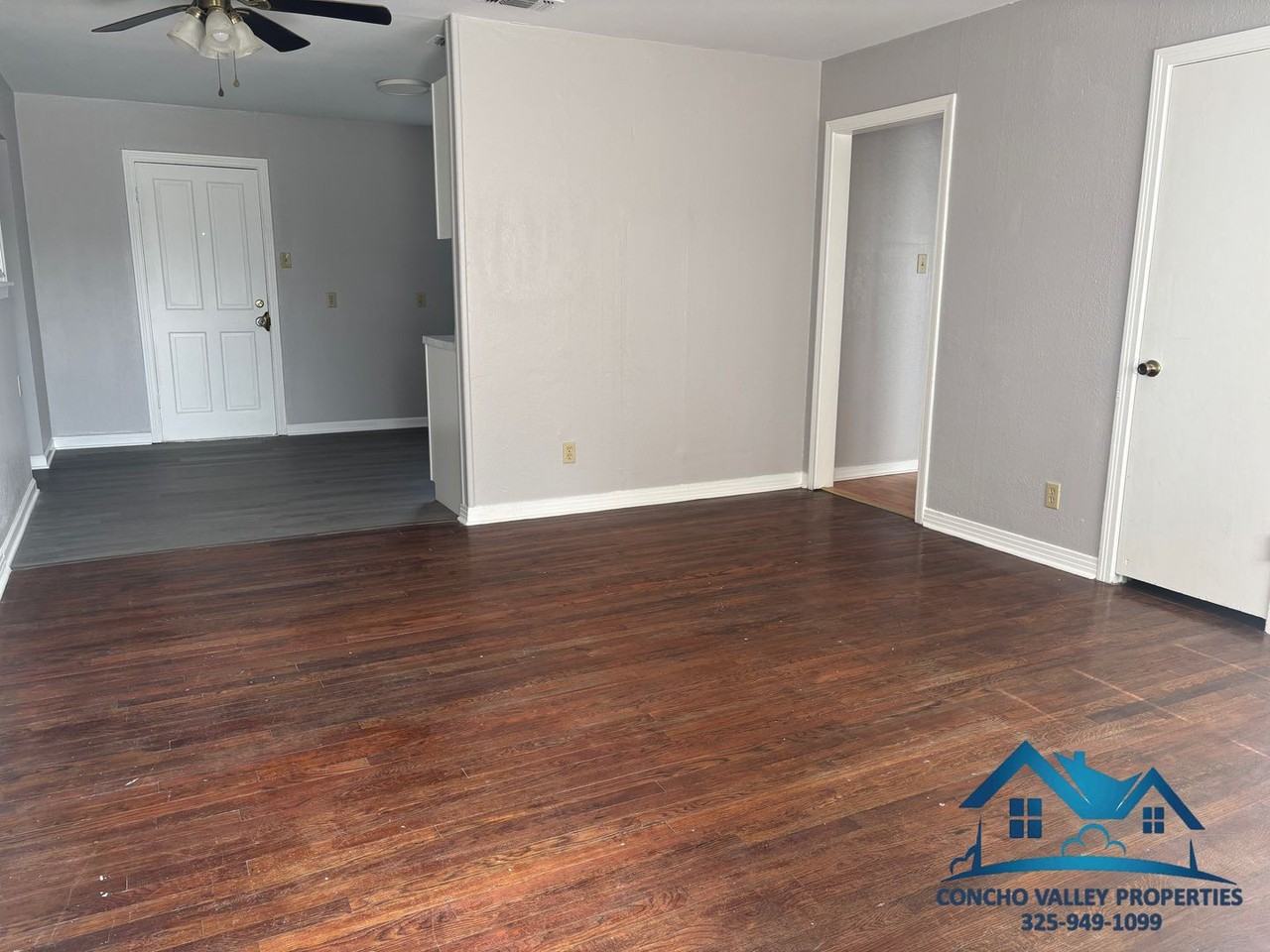 2406 Raney St - Photo 2 of 10