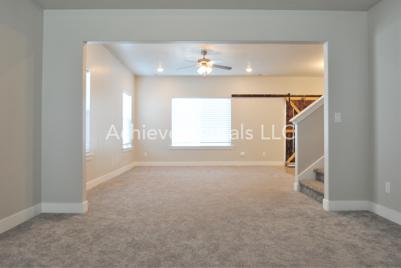 1864 S 1425 W - Photo 6 of 23