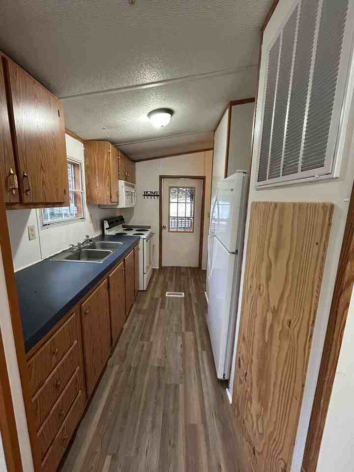 257 Hill Creek Rd - Photo 4 of 15