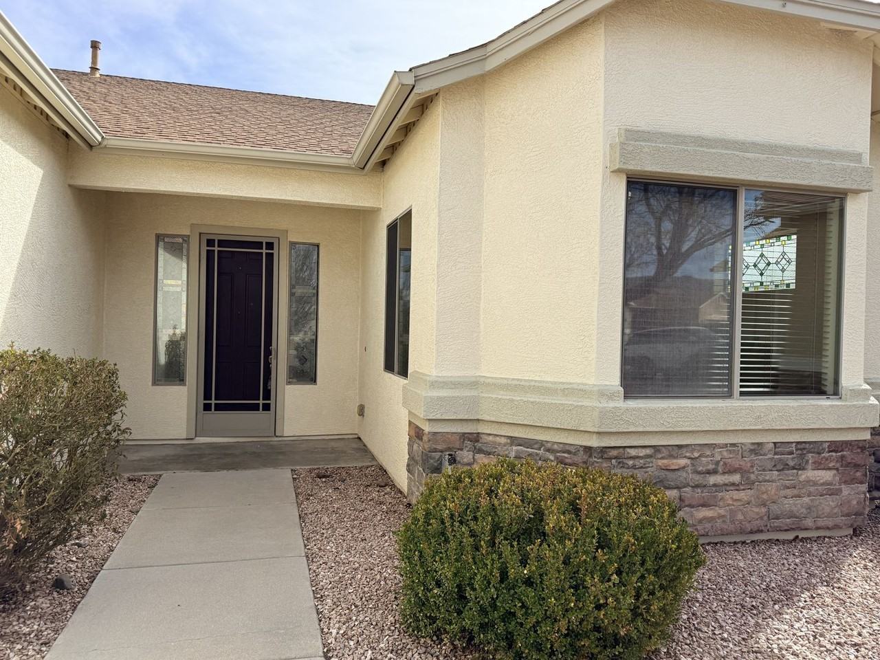 4891 N Wycliffe Dr - Photo 2 of 28