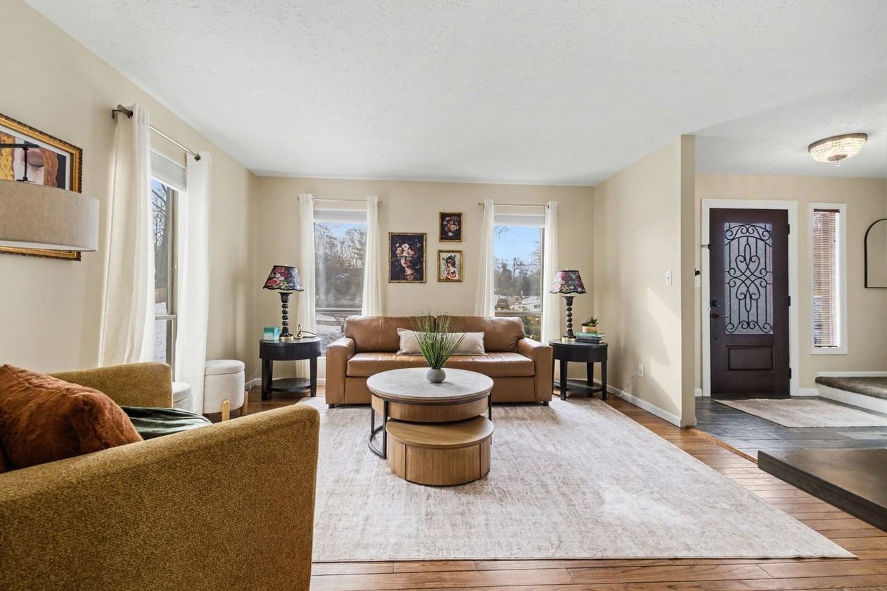 4289 Pinetree Ln - Photo 6 of 39