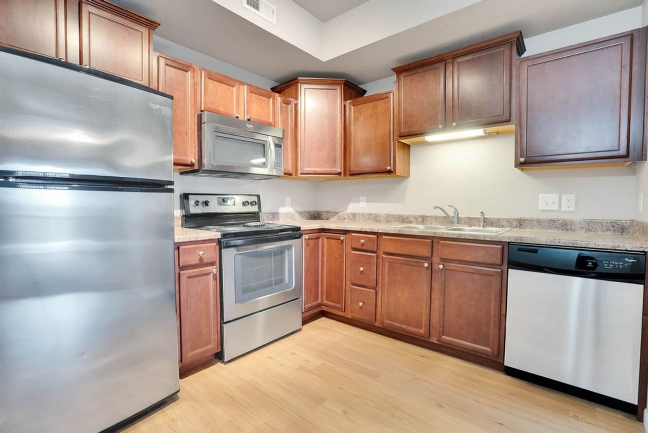 Cedar Hills Apartments - Photo 4 of 26