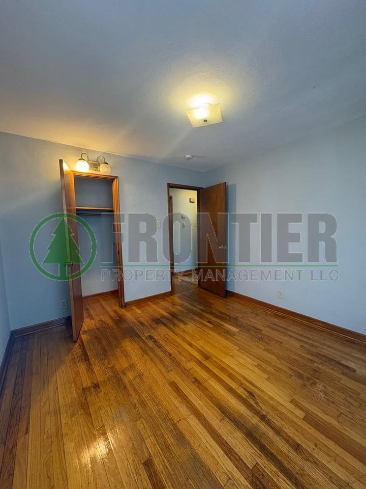 532 Ames Pl - Photo 2 of 16