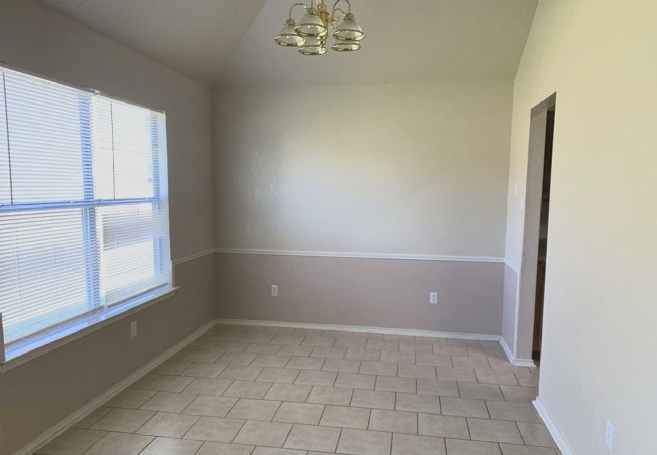 3405 Carpet Ln - Photo 6 of 14