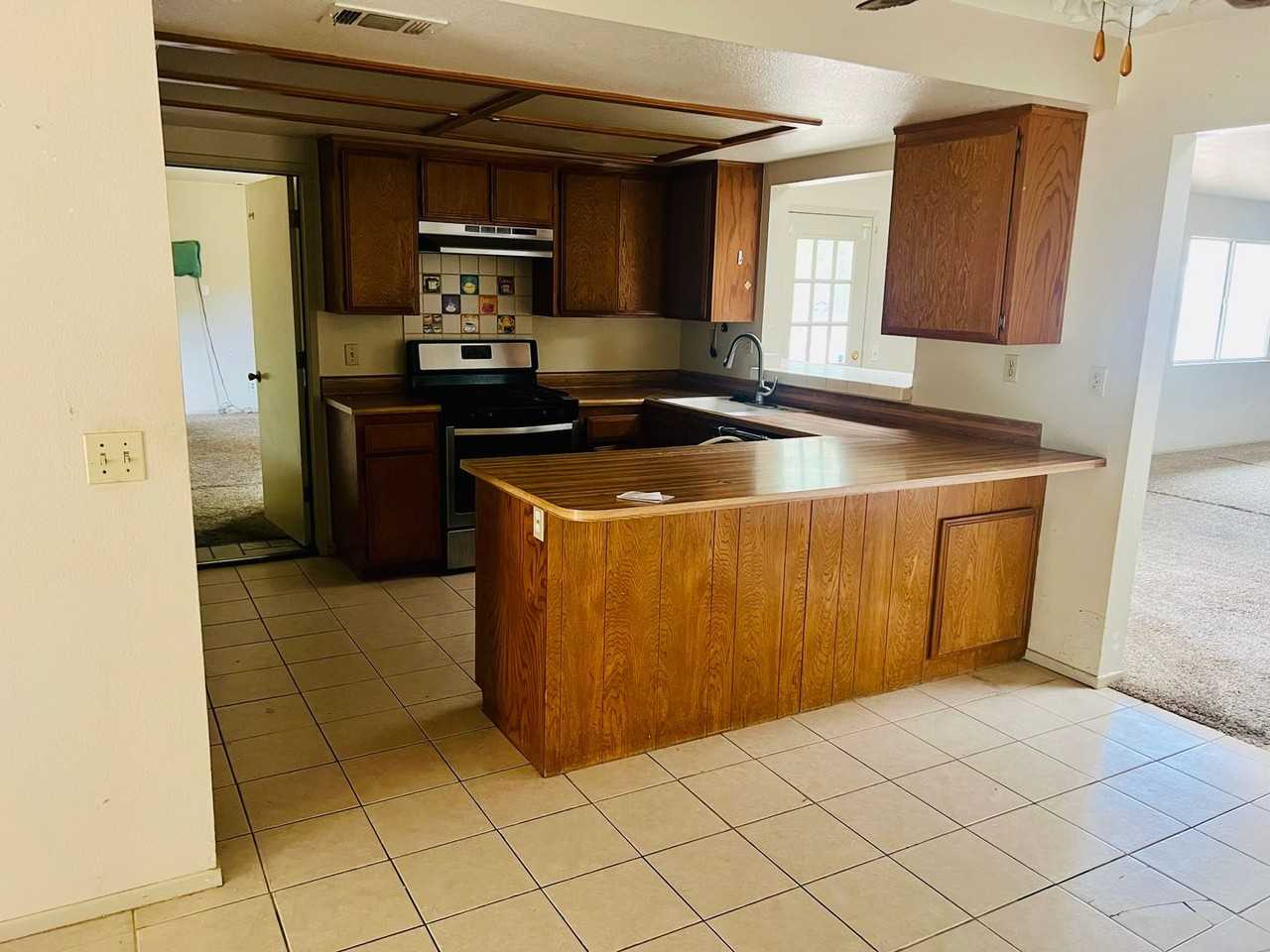 22260 Shandin Rd - Photo 2 of 5