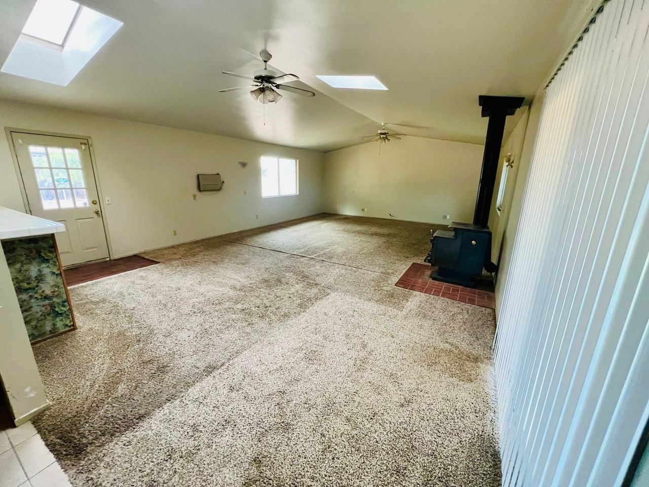 22260 Shandin Rd - Photo 4 of 5