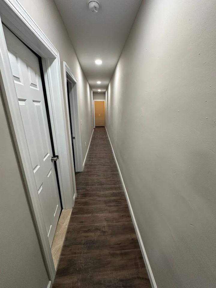 6109 W Jefferson St - Photo 3 of 11