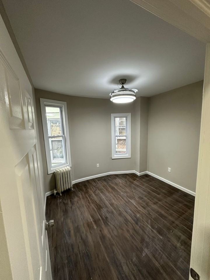 6109 W Jefferson St - Photo 6 of 11