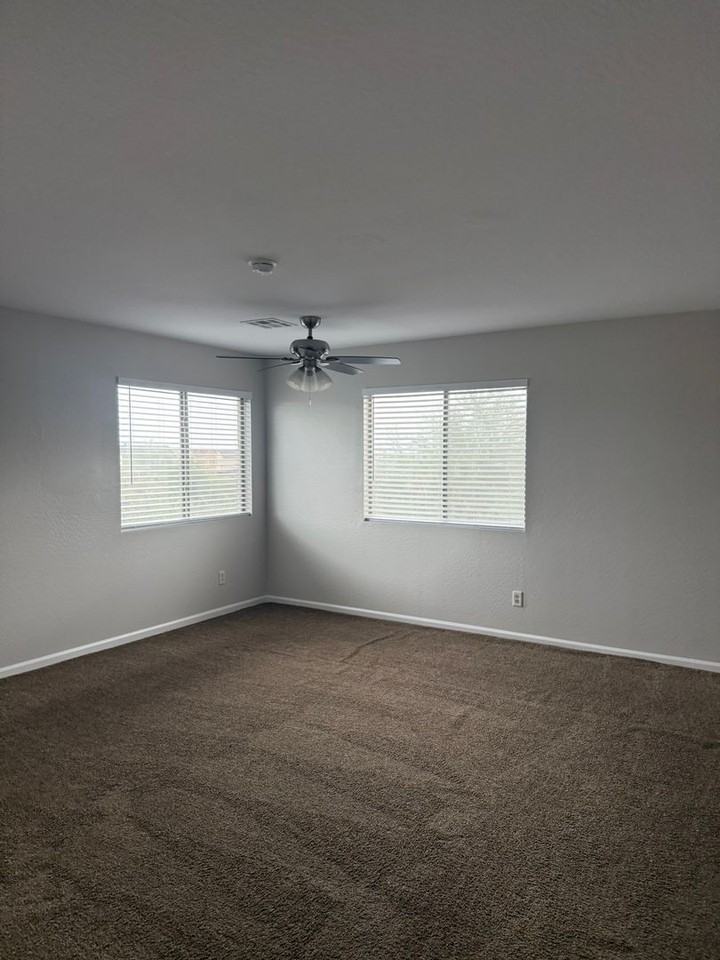 23339 W Pima St - Photo 3 of 9