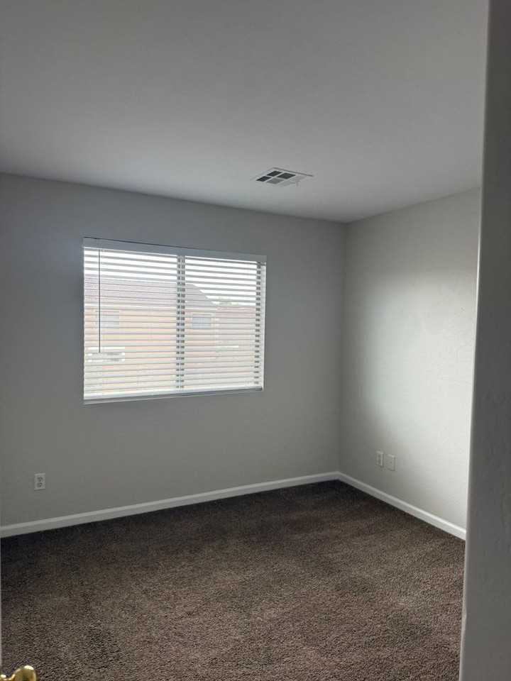 23339 W Pima St - Photo 4 of 9