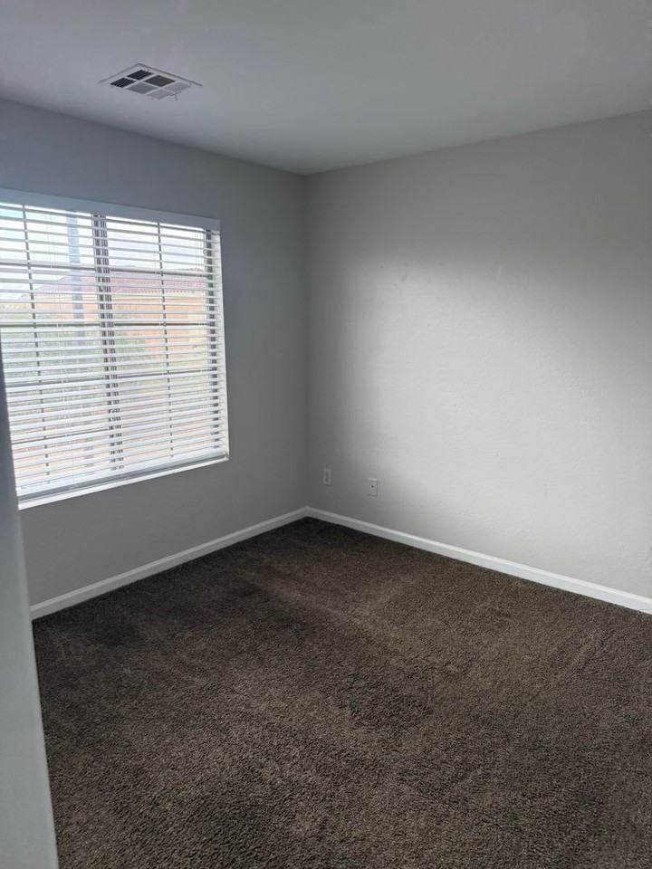 23339 W Pima St - Photo 5 of 9