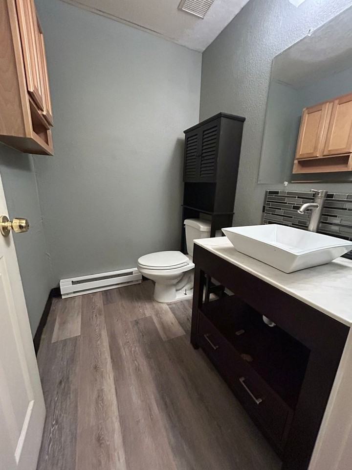 6694 W Douglas St - Photo 3 of 12