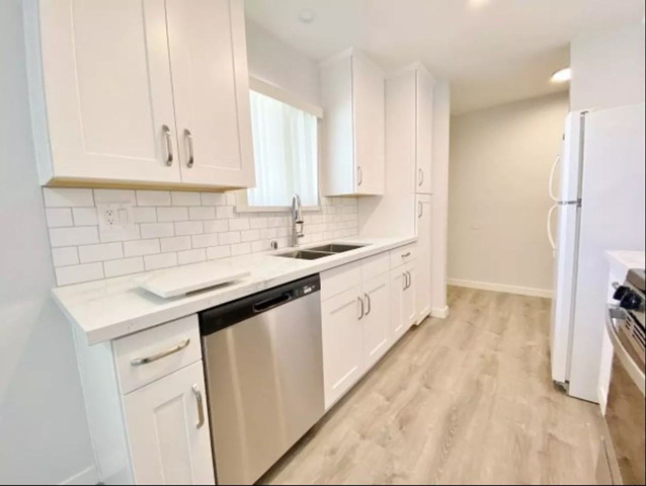 1203 E San Antonio Dr #301 - Photo 3 of 8