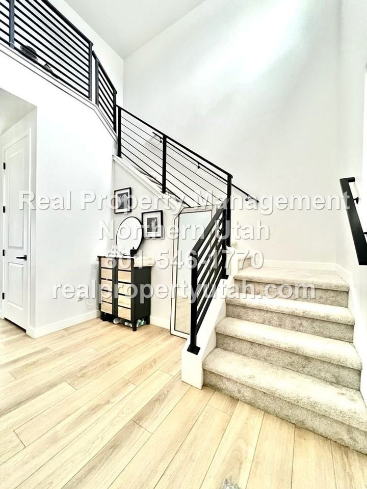 2997 S 2600 W - Photo 2 of 29